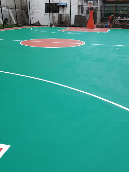 隆回 球场长期使用易出现地面开裂